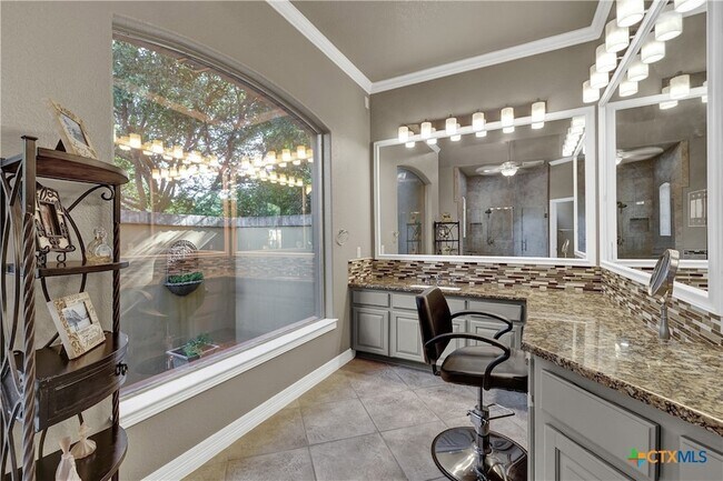 Building Photo - 9752 Trophy Oaks Dr