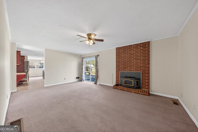 Building Photo - 741 East Ave