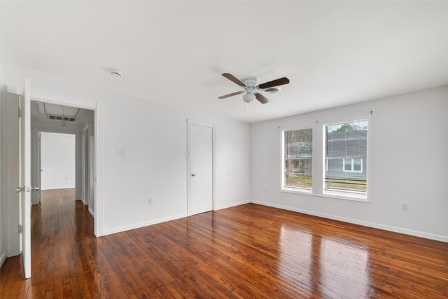 Building Photo - 521 Alford St