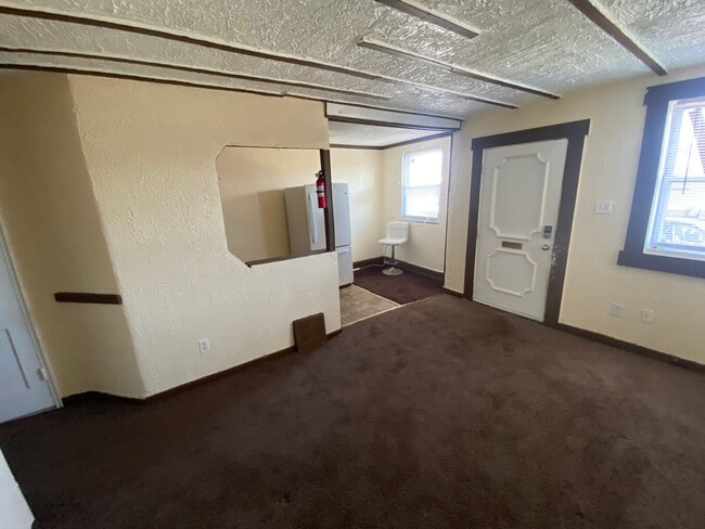 Building Photo - Charming 2-Bedroom Row Home in Sharon Hill