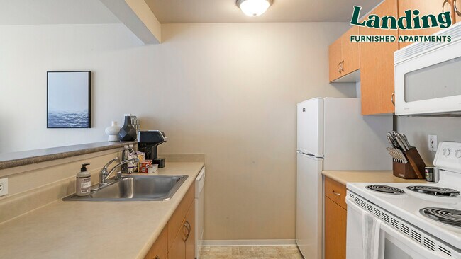 Building Photo - 315 1st Ave W