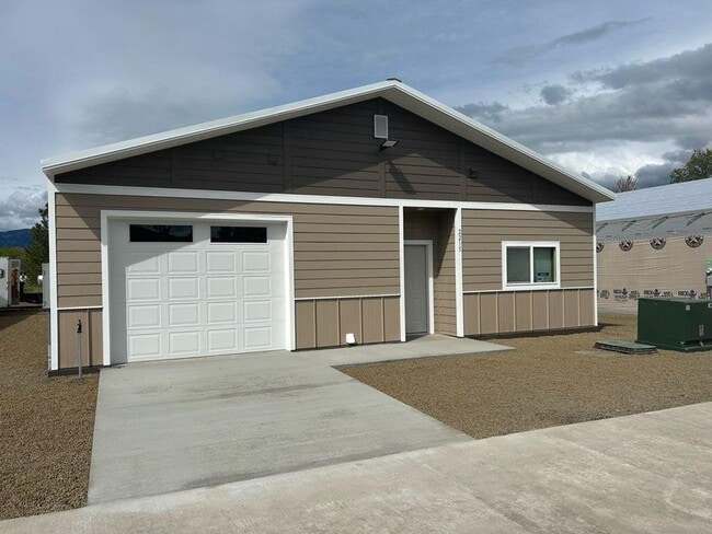 Primary Photo - Beautiful newly built 3 bed 2 bath home