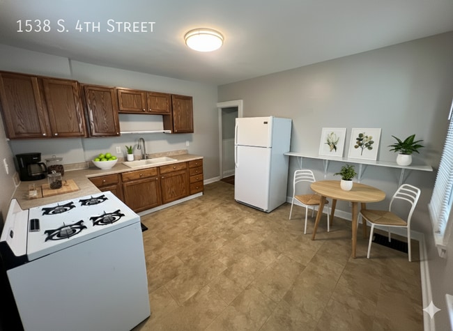 Building Photo - 1538 S 4th St