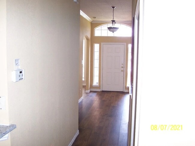 Building Photo - 7900 Brookmount St