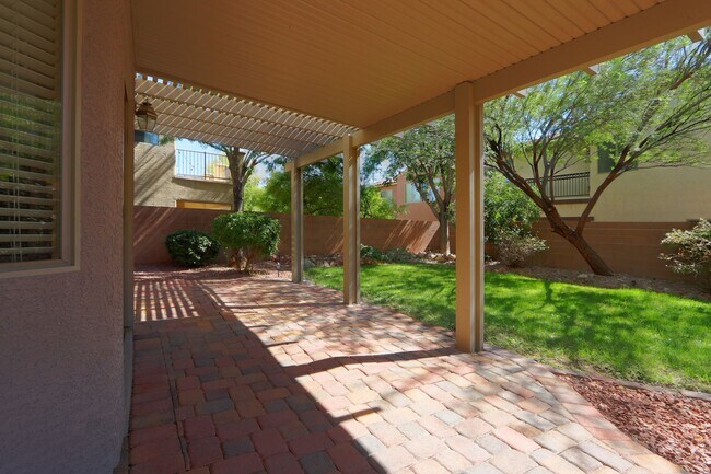 Building Photo - Wonderful 4 Bedroom Home!