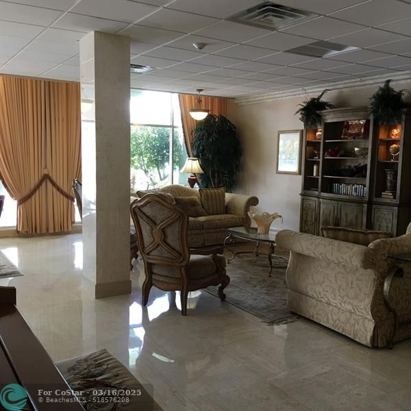 Building Photo - 305 N Pompano Beach Blvd