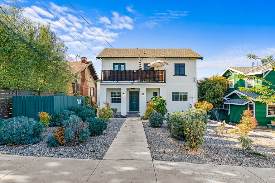 Building Photo - 1429 Edgecliffe Dr