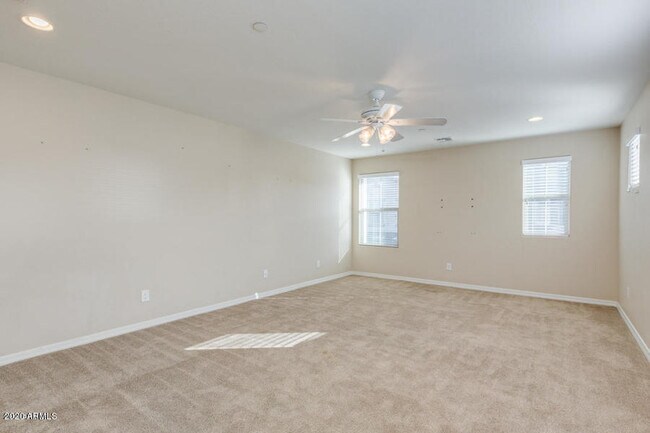 Building Photo - 4770 E Tierra Buena Ln