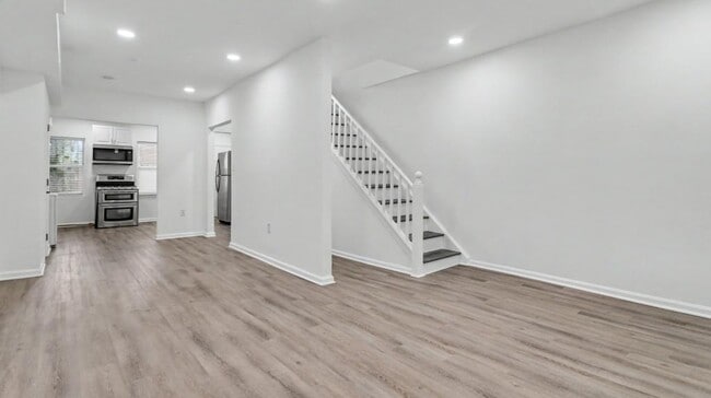 Building Photo - 1028 Kenyon St NW