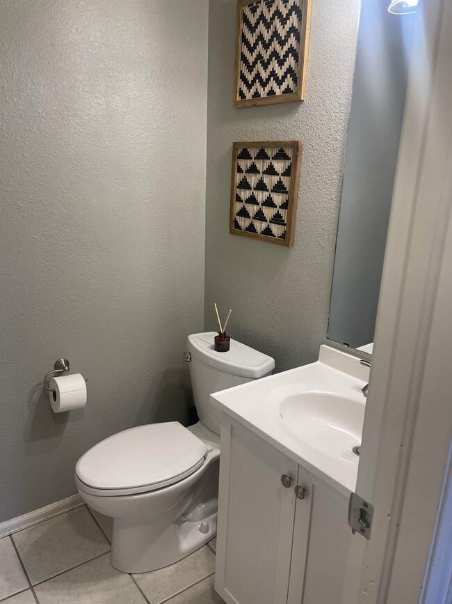 Building Photo - 4255 Westshore Way
