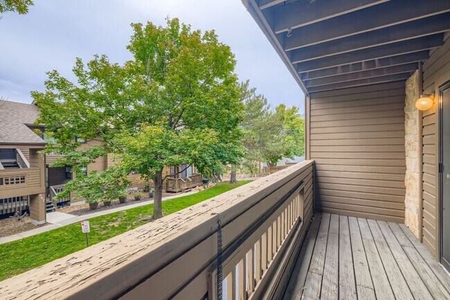 Building Photo - 953 Moorings Dr