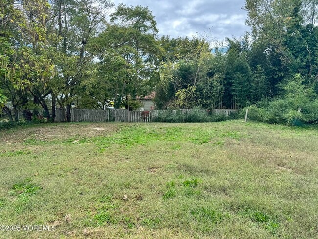 Building Photo - 117 Charles Ave