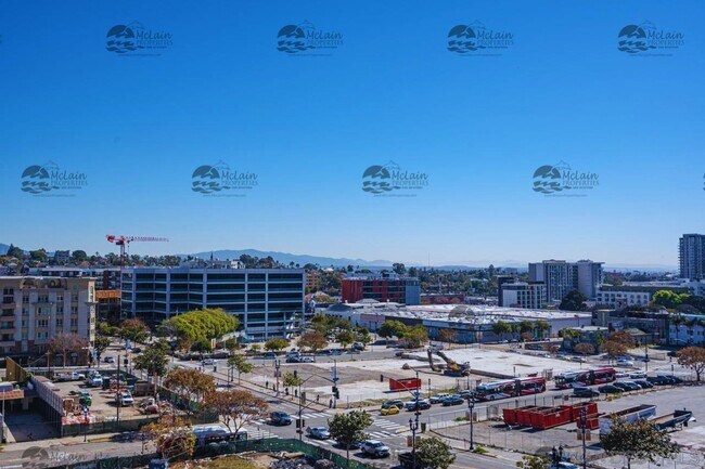 Building Photo - 1080 Park Blvd
