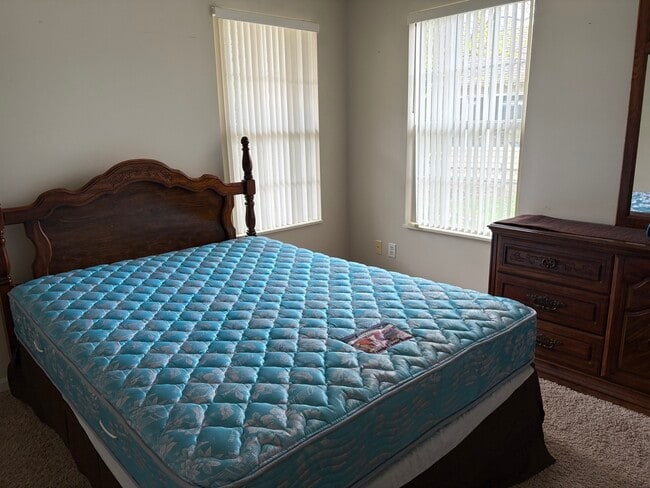 Building Photo - 229 Steeplechase Cir