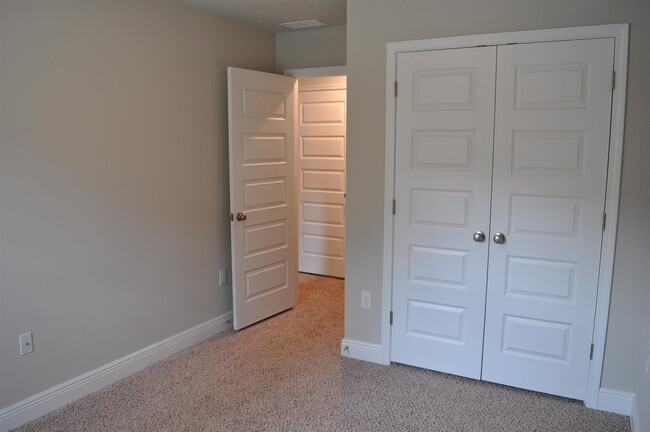 Building Photo - 6060 Royal Port Ct