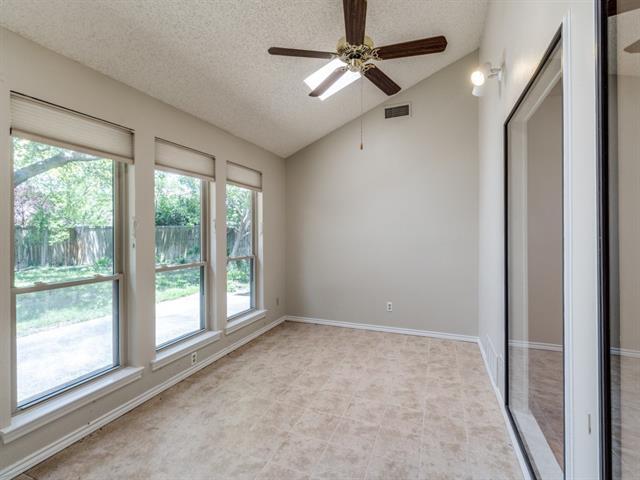 Building Photo - 207 Hemlock Dr