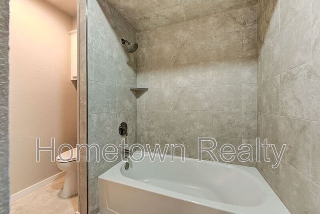 Building Photo - 6460 W Hefner Rd