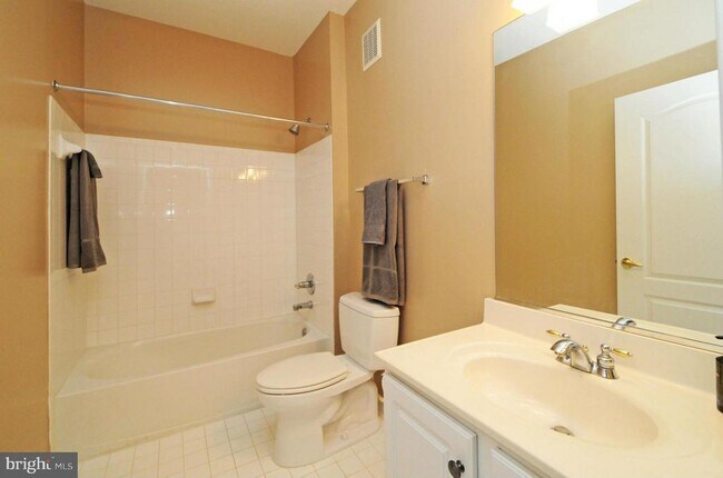 Building Photo - 12185 Abington Hall Pl