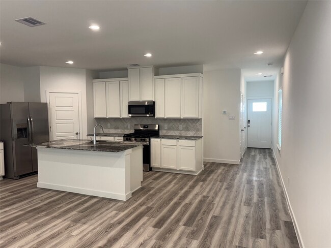 Building Photo - 10203 Spring Branch Trail