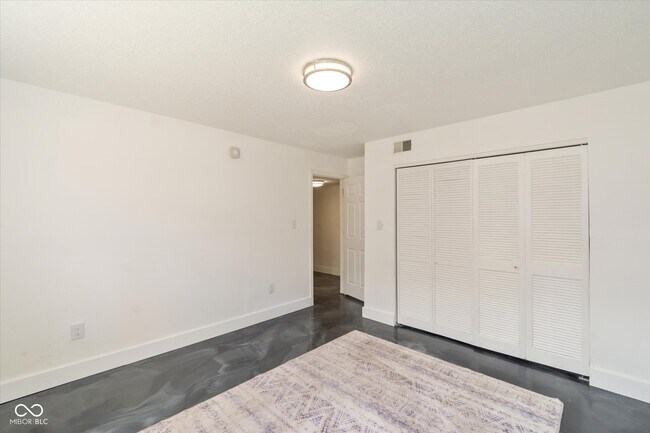 Building Photo - 5034 Allisonville Rd
