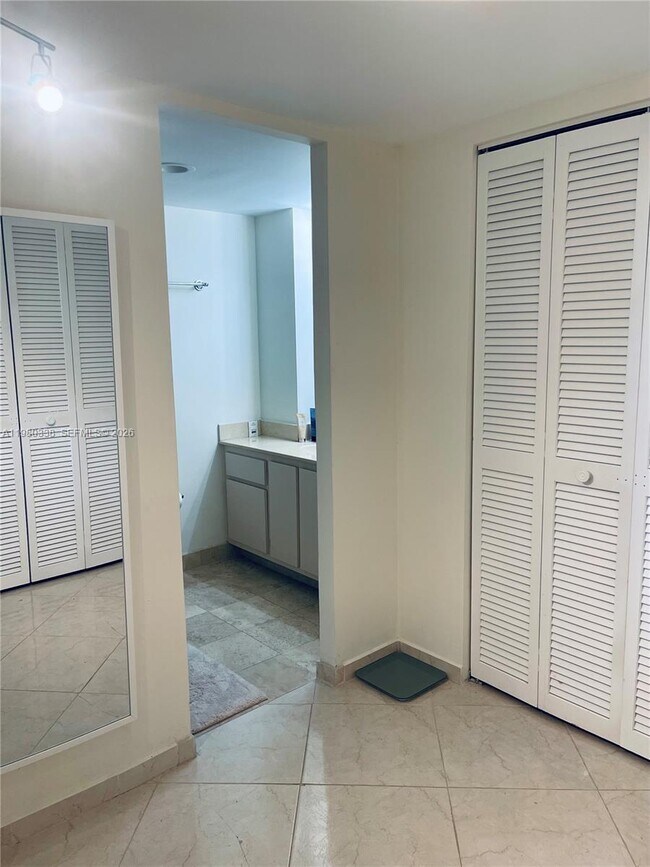 Building Photo - 11111 Biscayne Blvd