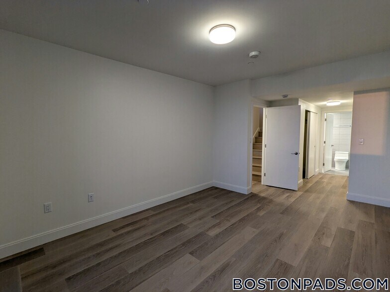 Building Photo - 1079 Commonwealth Ave