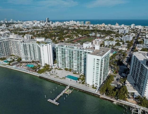 Building Photo - 1000 West Ave