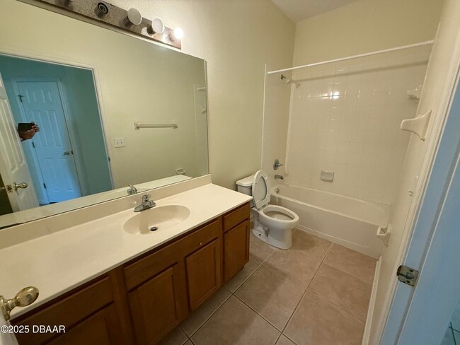 Building Photo - 705 Ravenshill Way