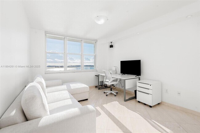 Building Photo - 800 Claughton Island Dr