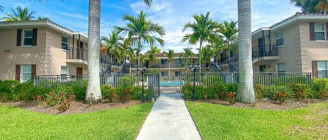 Building Photo - 2102 Alamanda Dr