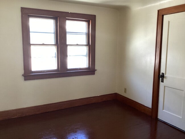 Building Photo - 2737 N 55th St