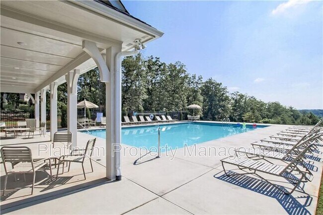 Building Photo - 2045 Birmingham Ct