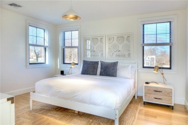 Building Photo - 766 Indian Ave