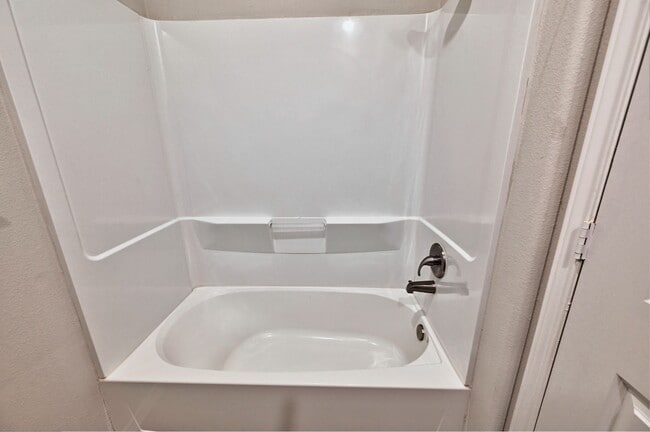 Building Photo - 11552 Persimmon St