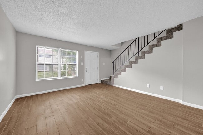 Building Photo - 674 Hobbs Dr