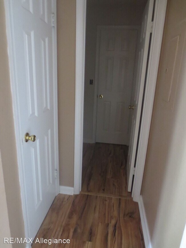 Building Photo - 1 br, 1.5 bath House - 1531 PENROSE ARCH