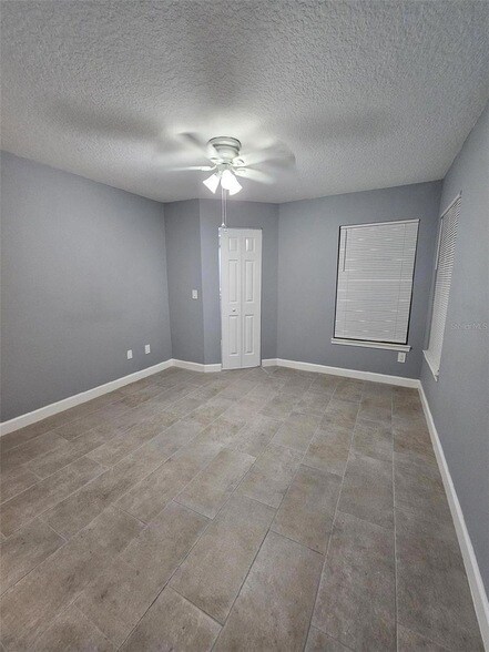 Building Photo - 2533 Grassy Point Dr