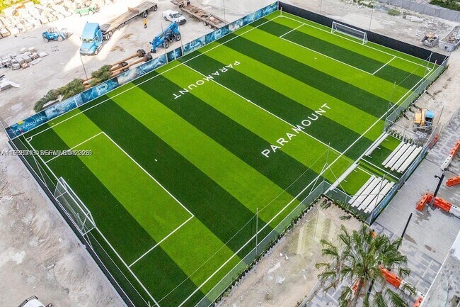 Building Photo - 851 NE 1st Ave