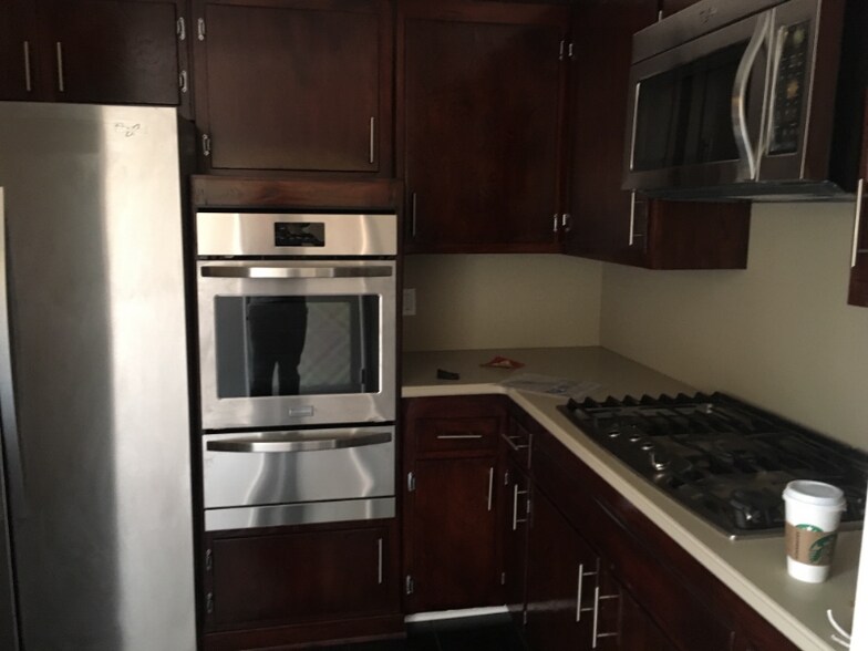 Building Photo - 5711 Carlton Way