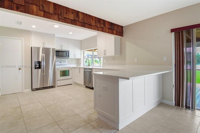 Building Photo - 10962 SW 117th St