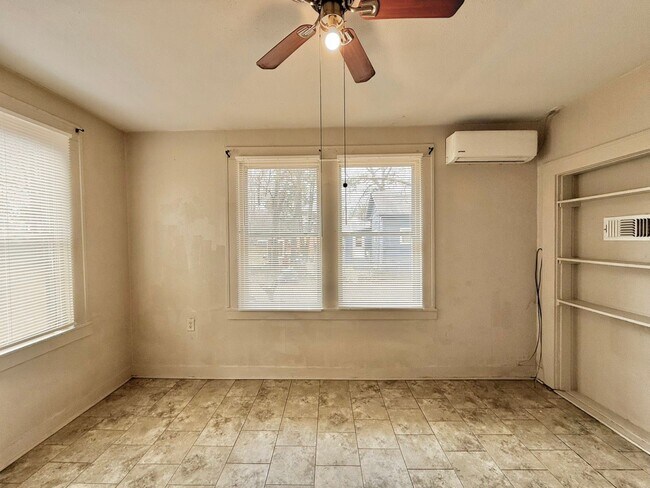 Building Photo - Bow St Tripex