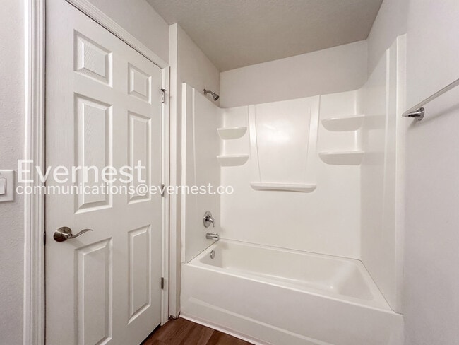 Building Photo - 4 Sea Ship Pl