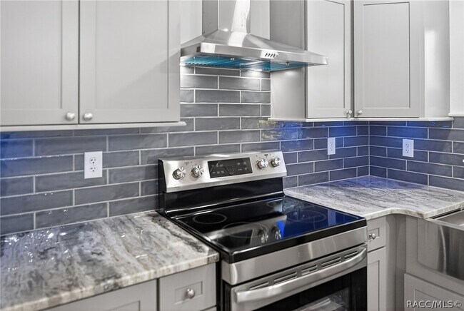 Building Photo - 618 Spruce St