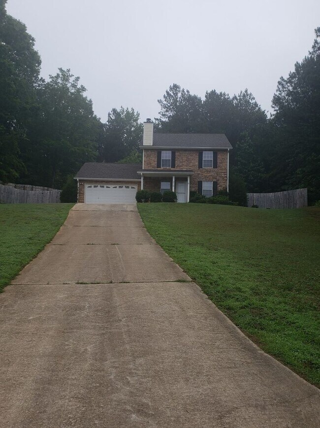 Building Photo - 4 Bedroom 3 Bath Home in Locust Grove