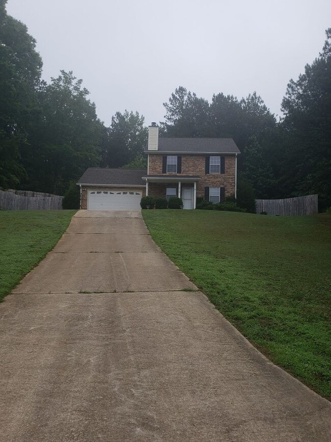 Primary Photo - 4 Bedroom 3 Bath Home in Locust Grove