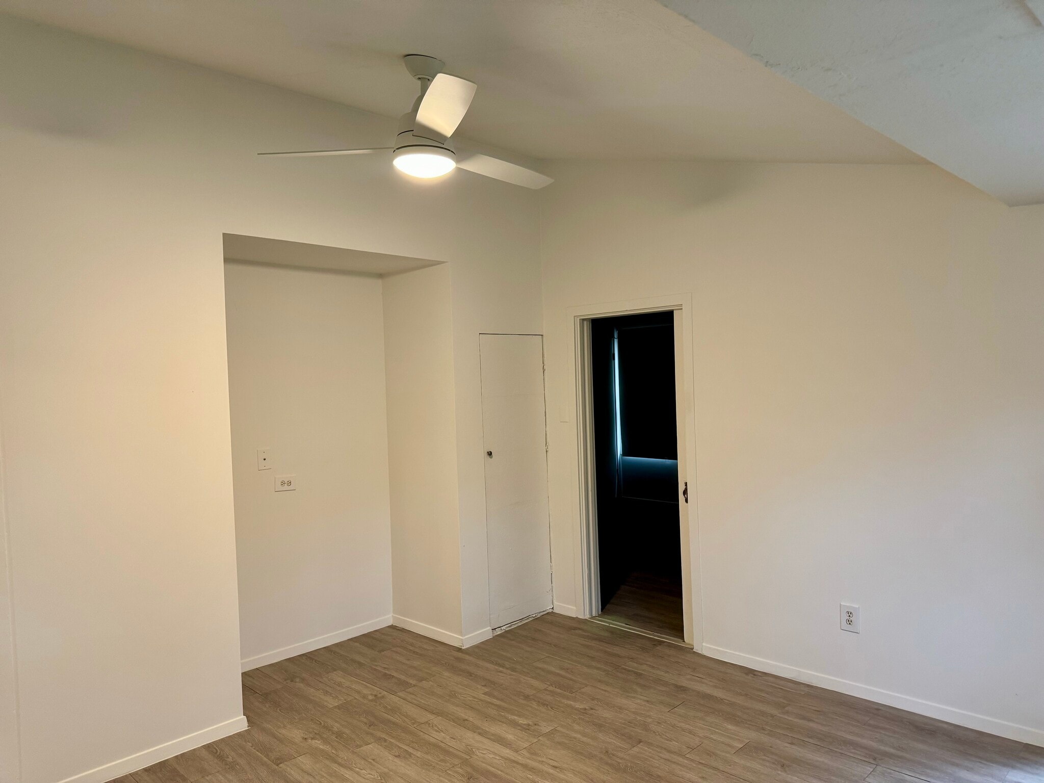 Den - 3914 Ella Blvd