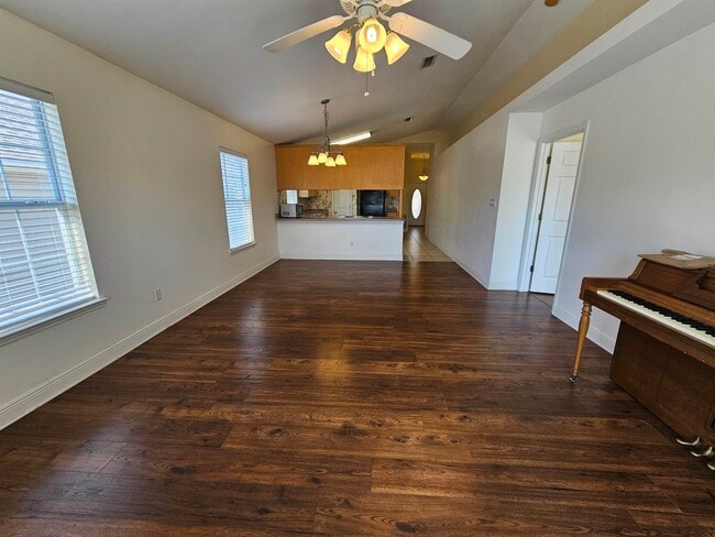 Building Photo - 3283 Emerson Ln