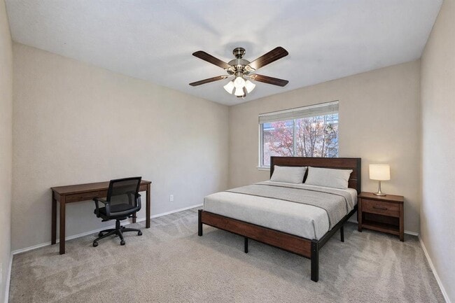 Building Photo - 921 Dexter Dr