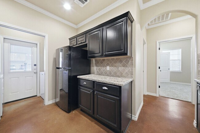Building Photo - 312 Newcomb Ln