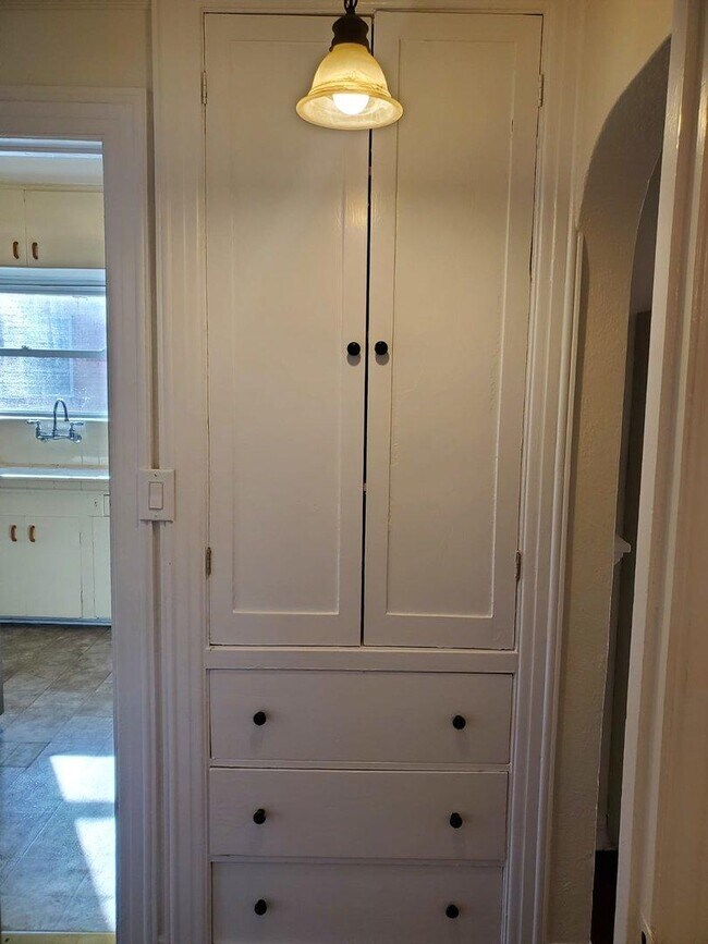 Building Photo - 4624 32nd St